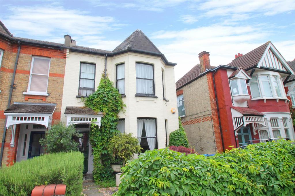 Lakeside Road, Palmers Green N13 5 bed semidetached house £1,100,000