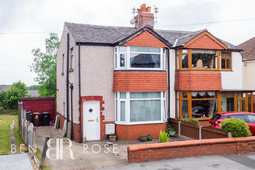 Russell Square, Chorley 3 bed semidetached house £154,995