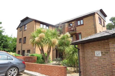 31 Cedar Close, Buckhurst Hill, IG9 6EJ