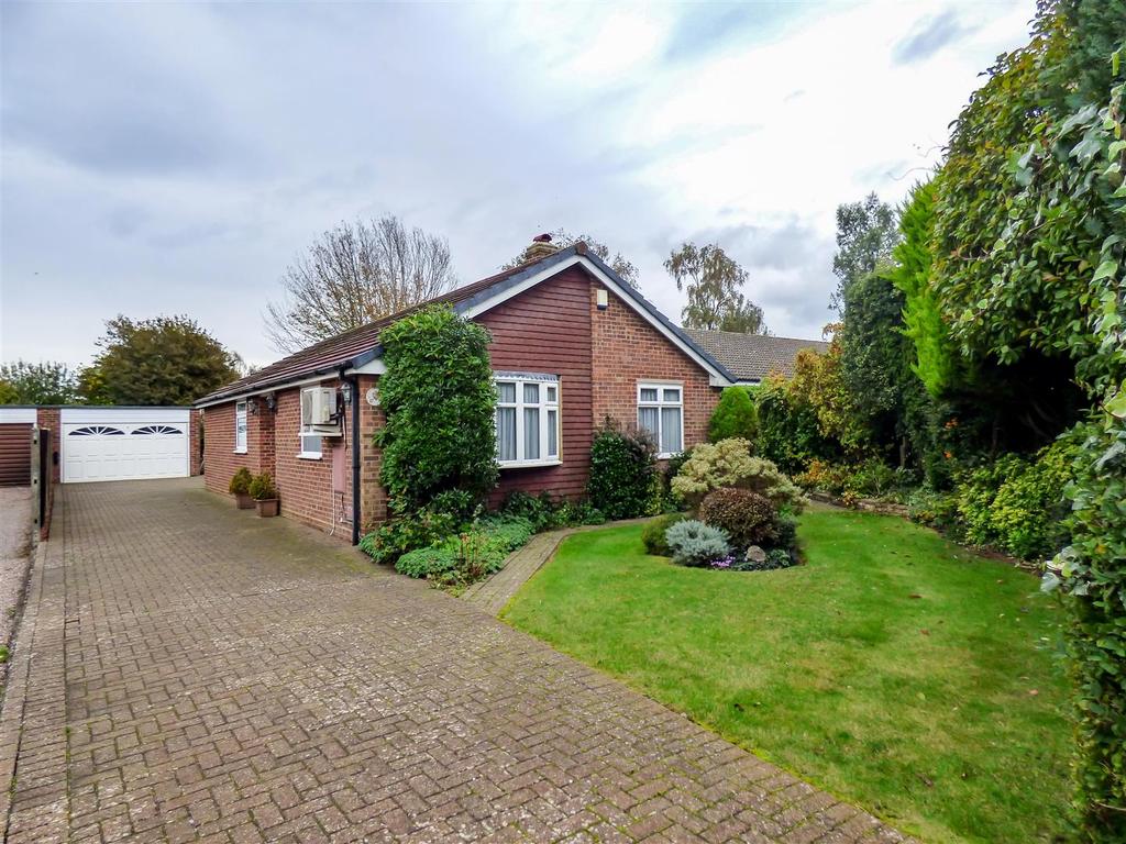 Silverbirch Avenue, Meopham, Kent 3 bed detached bungalow - £460,000