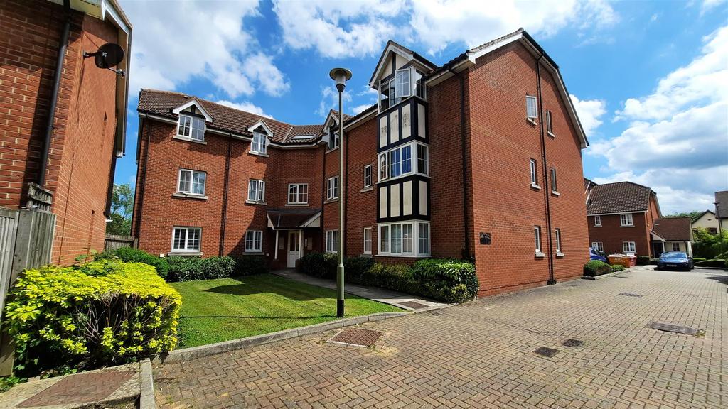 The Granary, Stanstead Abbotts 2 Bed Apartment - £255,000