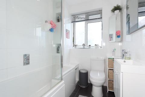 25 Kirby Close, Epsom, KT19 0PW