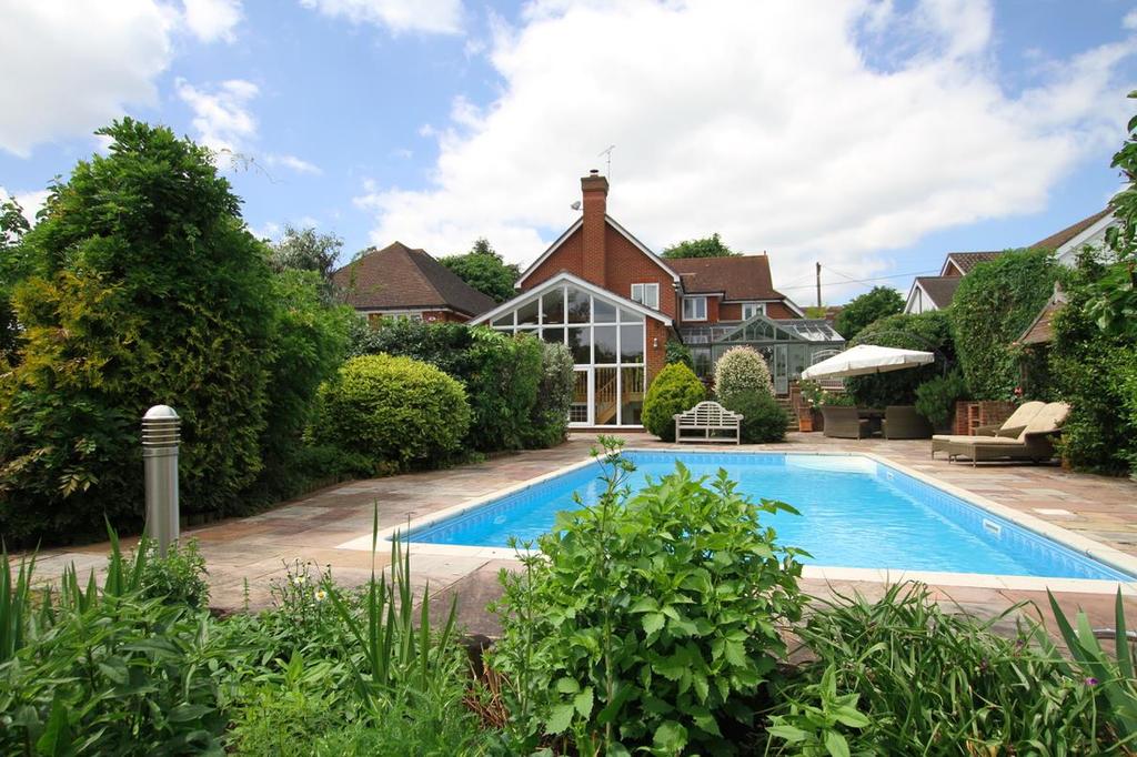 Western Road, Rayleigh 5 bed detached house