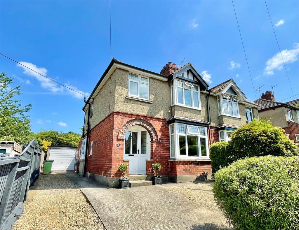 Rowden Road, Chippenham 3 bed semidetached house £350,000