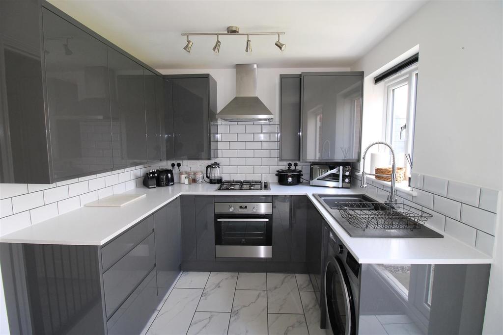 Kitchen 1.2.JPG