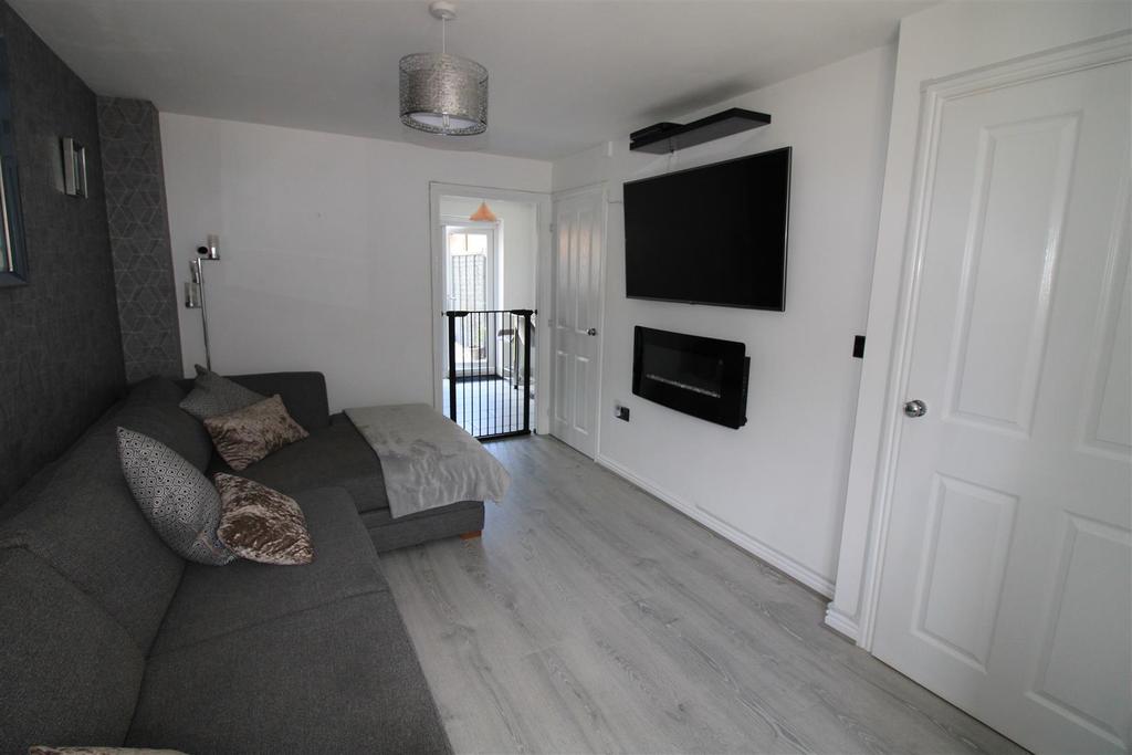 Lounge 1.1.jpg
