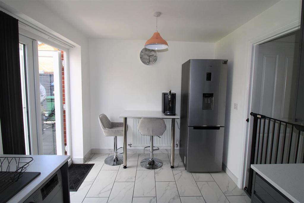 Kitchen 1.3.jpg