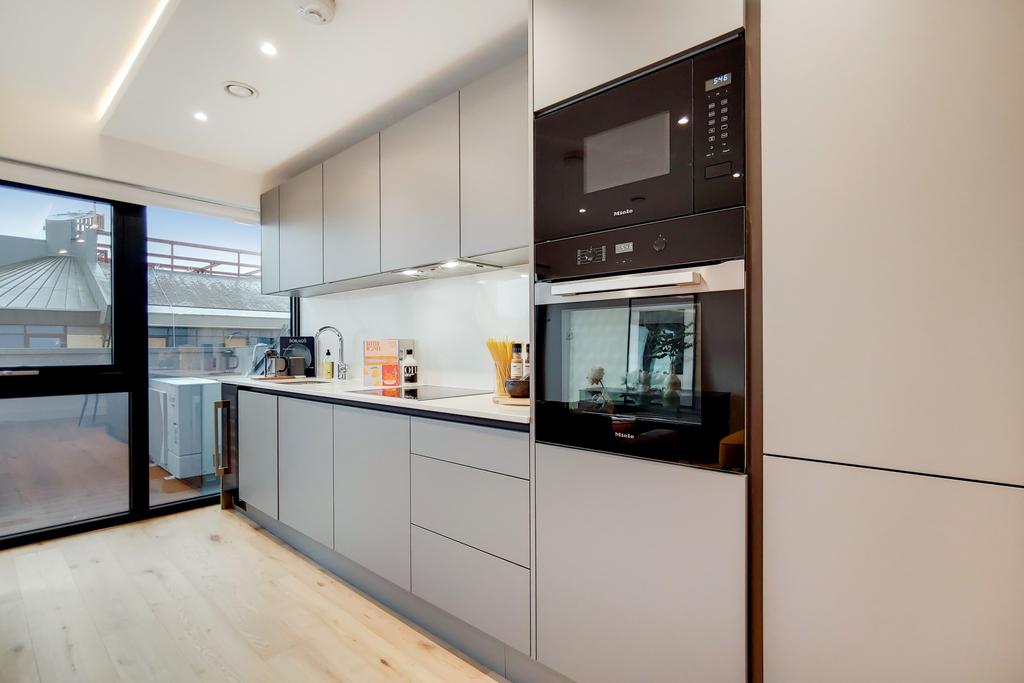 2 Kitchen-Reception-2-min.jpg