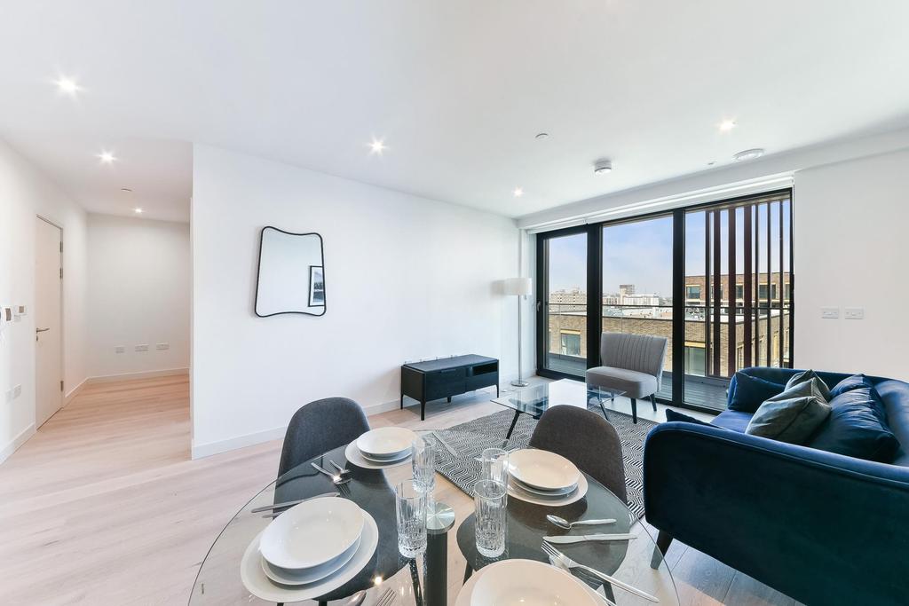 James Cook Building, Royal Wharf, London, E16 1 bed apartment £1,499 pcm (£346 pw)