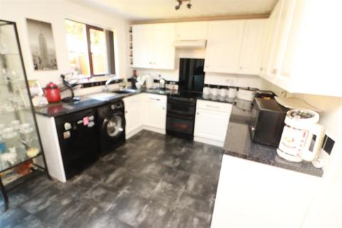 32 The Glen, Yate, Bristol, BS37 5PR