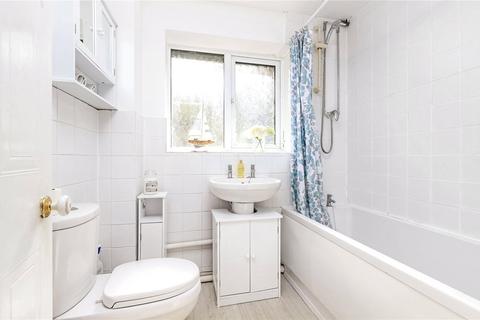 43 Honeysuckle Close, Badger Farm, Winchester, SO22 4QQ