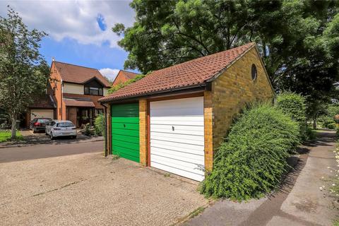 43 Honeysuckle Close, Badger Farm, Winchester, SO22 4QQ