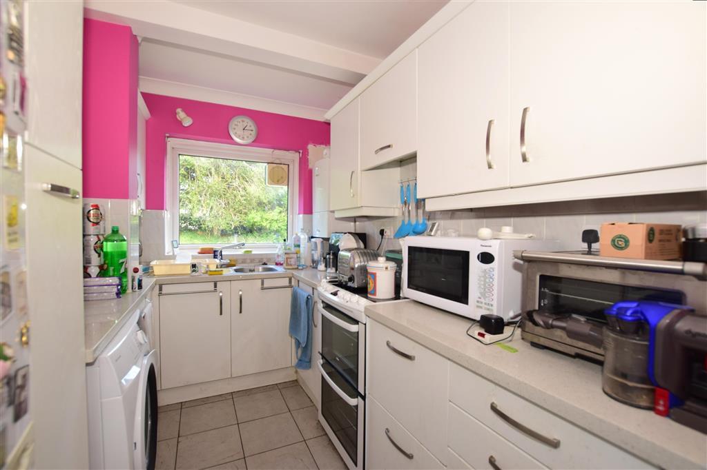 Lower Queens Road, Ashford, Kent 2 bed apartment £160,000