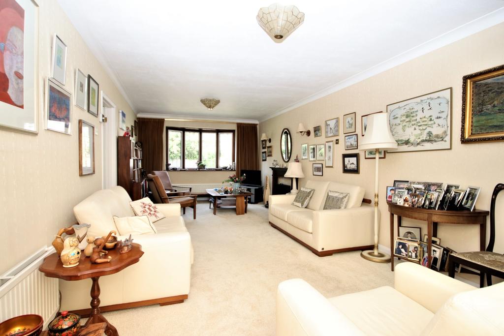 Ray Lea Road, Maidenhead 4 bed detached house £850,000