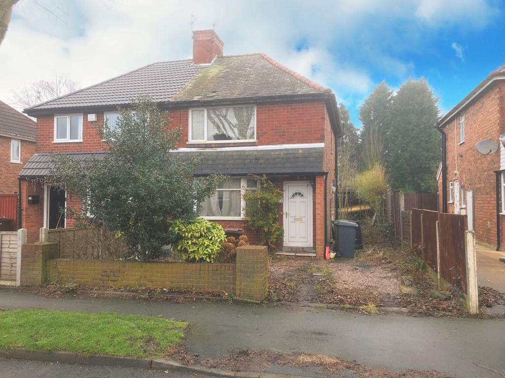 Newbolds Road, Wolverhampton, WV10 0SE 2 bed semidetached house £49,000