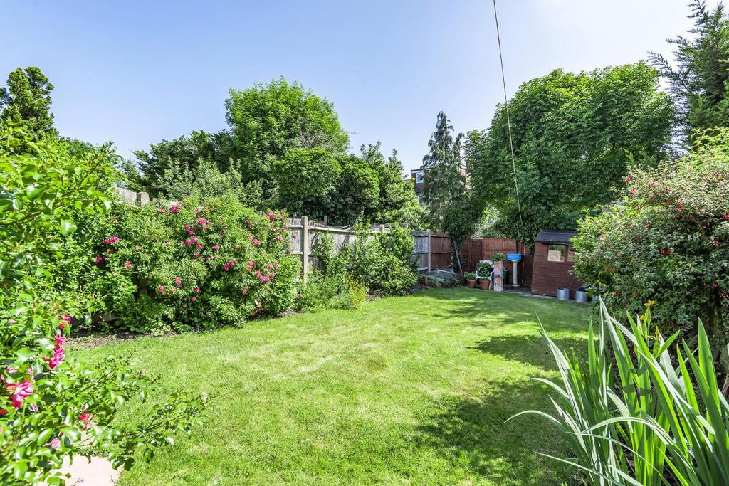 Sandringham Gardens, North Finchley 4 bed semidetached house £800,000