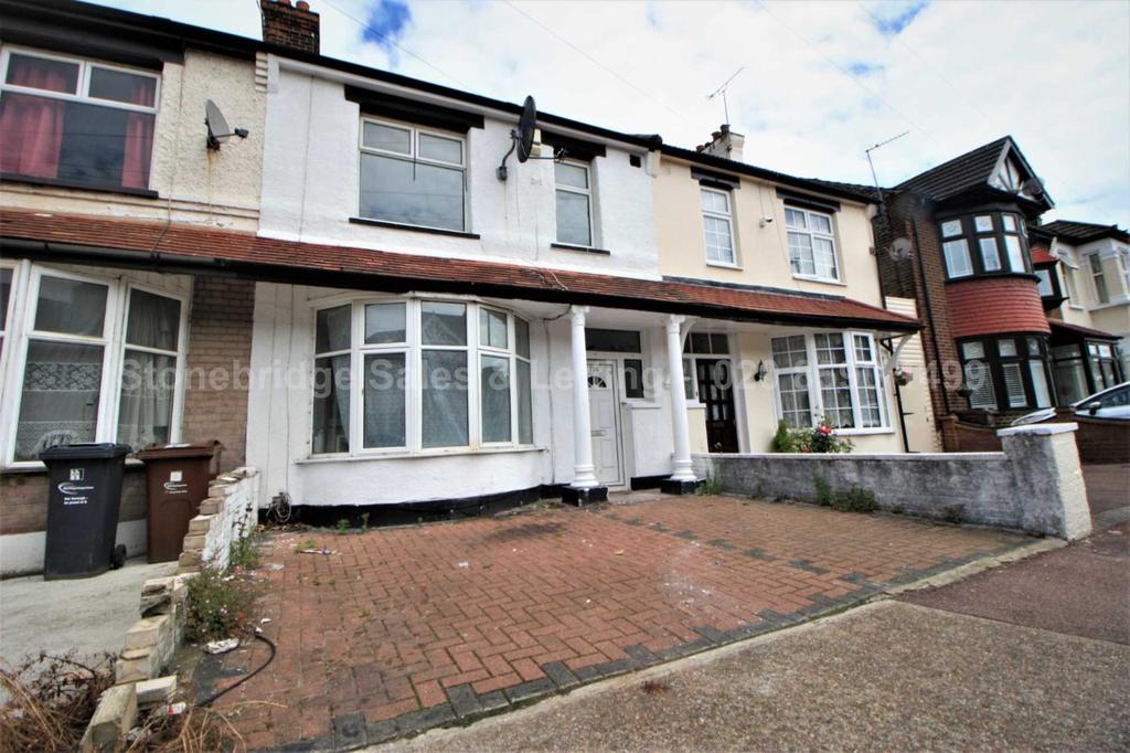 Park Avenue, Barking, IG11 3 bed terraced house £450,000