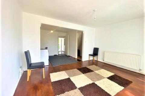 5 bedroom terraced house to rent, Thetford Close, London N13