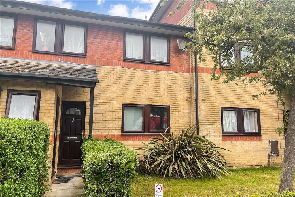 Haydon Road, Dagenham, Essex 2 bed ground floor flat for sale