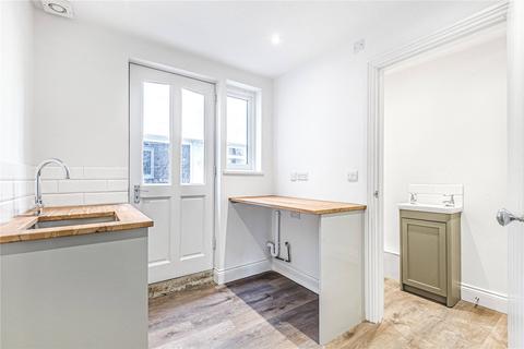 3 bedroom townhouse to rent, Churchgate Street, Bury St Edmunds, Suffolk, IP33