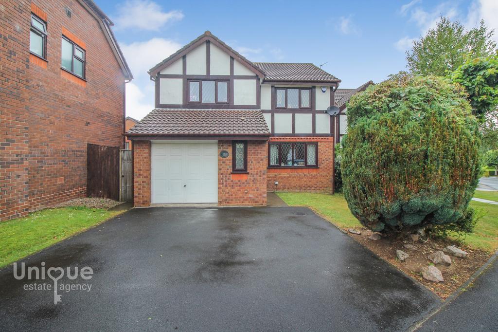 Foxwood Drive, Kirkham, PR4 4 bed detached house £250,000