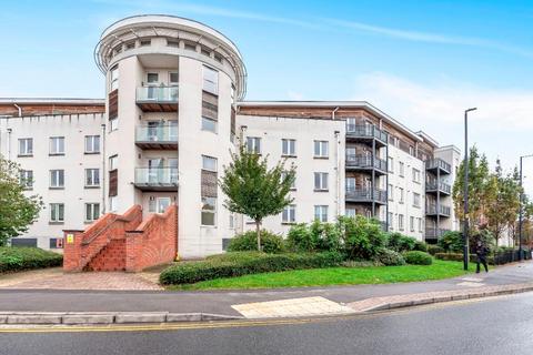 2 bedroom flat to rent, Kingsquarter, Maidenhead, SL6