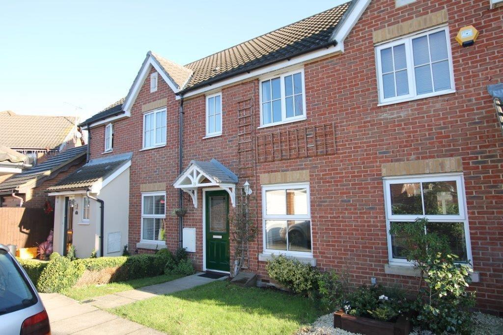 Mersea Crescent, Wickford 2 bed terraced house £1,100 pcm (£254 pw)