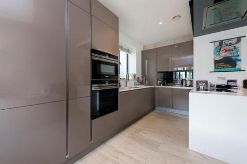 2 bedroom apartment to rent, Middleton Road, Golders Green