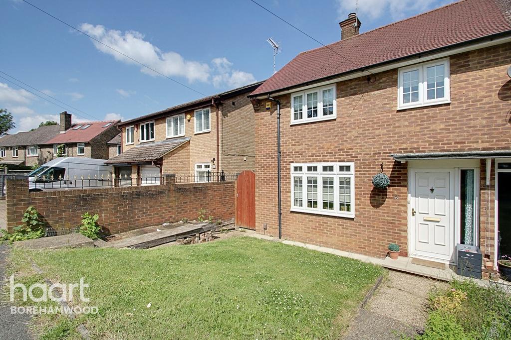 Arundel Drive, Borehamwood 3 bed end of terrace house £425,000