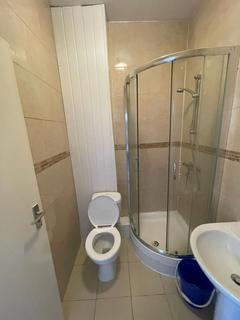 Studio to rent, Cannon Hill, Southgate