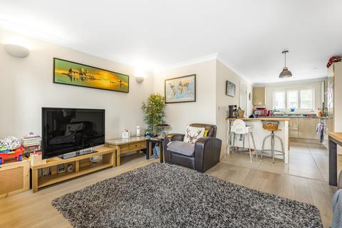 3 Carriage Crescent, Witney, OX28 4DR