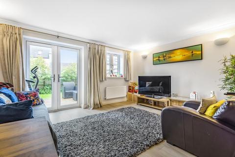 3 Carriage Crescent, Witney, OX28 4DR