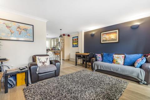 3 Carriage Crescent, Witney, OX28 4DR