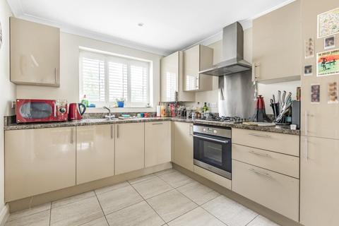 3 Carriage Crescent, Witney, OX28 4DR