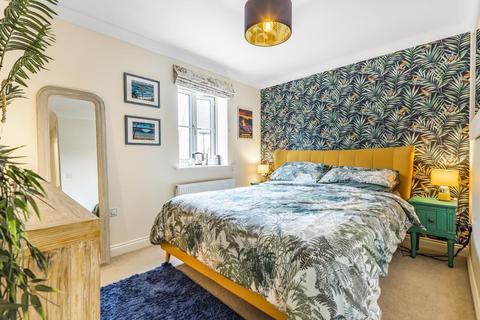 3 Carriage Crescent, Witney, OX28 4DR