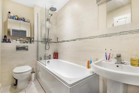 3 Carriage Crescent, Witney, OX28 4DR