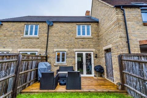 3 Carriage Crescent, Witney, OX28 4DR