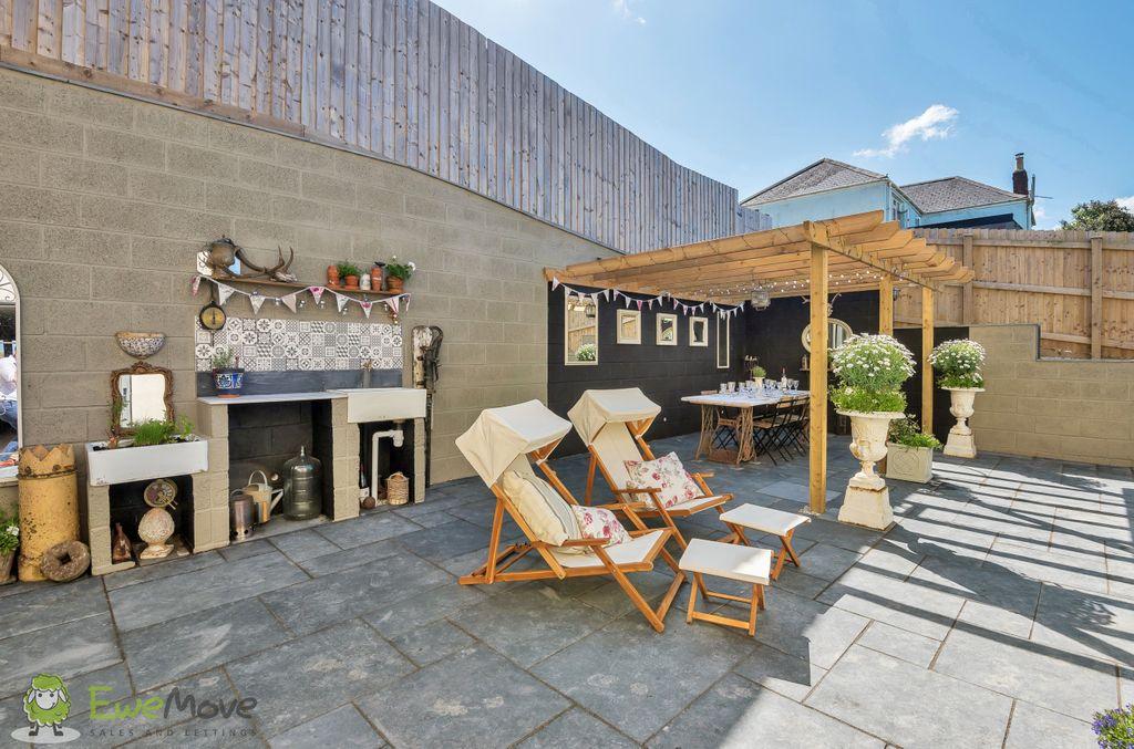 Garden At Back With Outside Kitchen