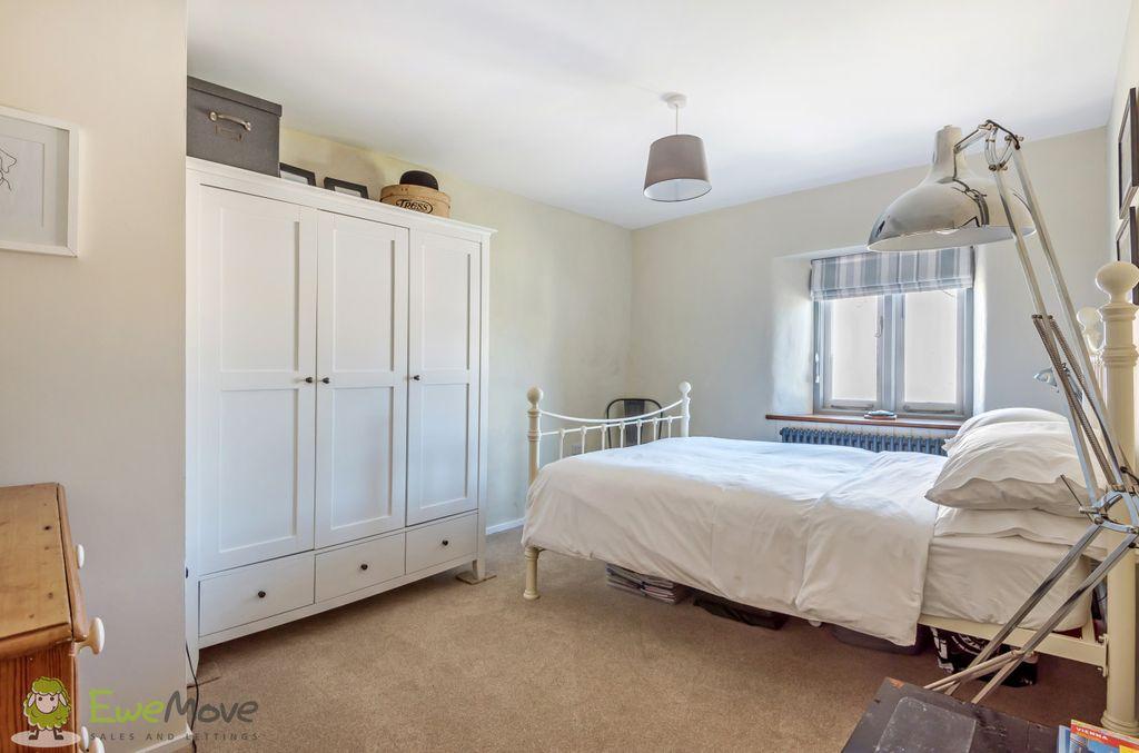 Bedroom 2 (Double)