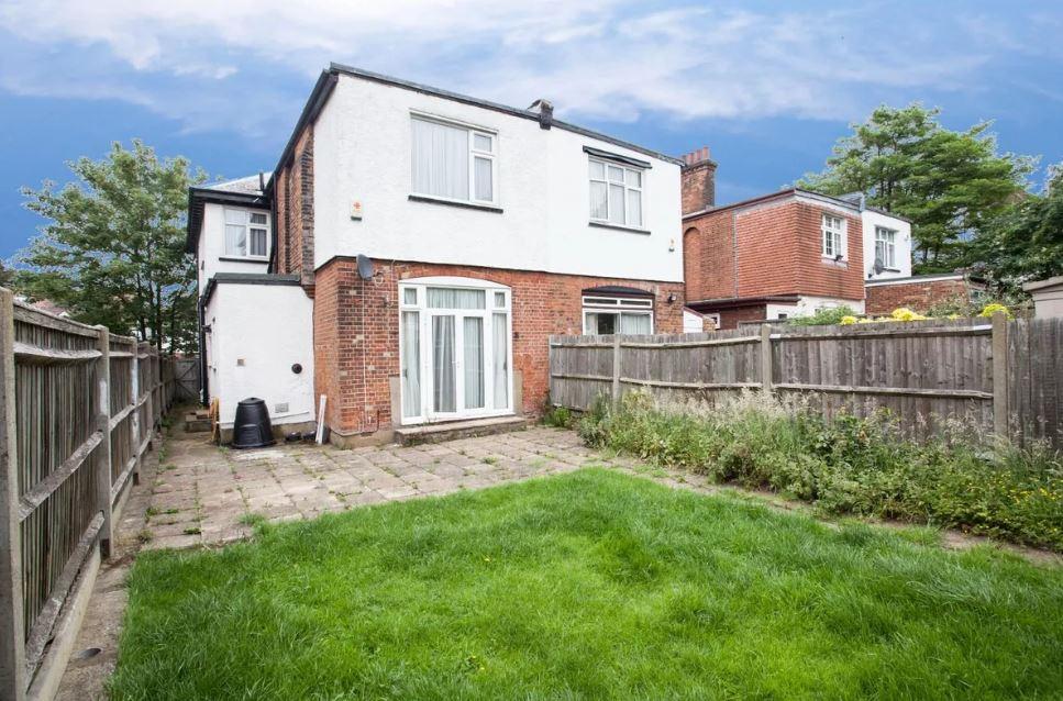 North-end-road-golders-green-nw11
