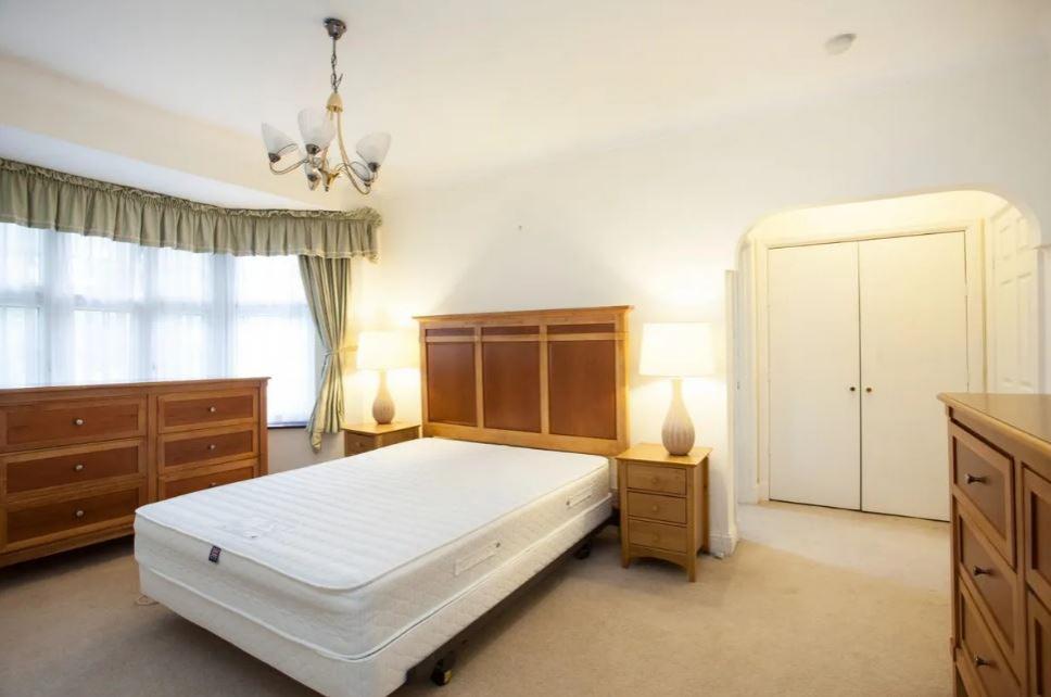 North-end-road-golders-green-nw11