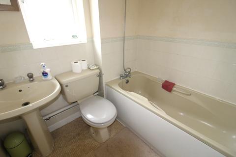 2 bedroom end of terrace house to rent, Finbars Walk, Ipswich, IP4