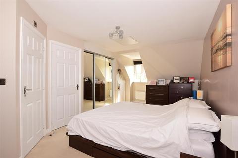 11 Eustace Crescent, Strood, Rochester, ME2 2GL
