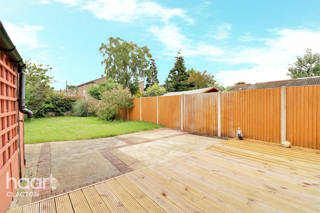 Coopers Lane, ClactonOnSea 3 bed semidetached house £220,000