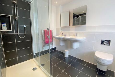 Flat 4, Fulbrook Heights, 7 Lakeside Road, Poole, BH13 6LR
