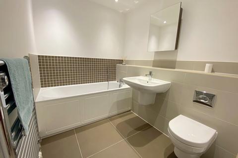 Flat 4, Fulbrook Heights, 7 Lakeside Road, Poole, BH13 6LR