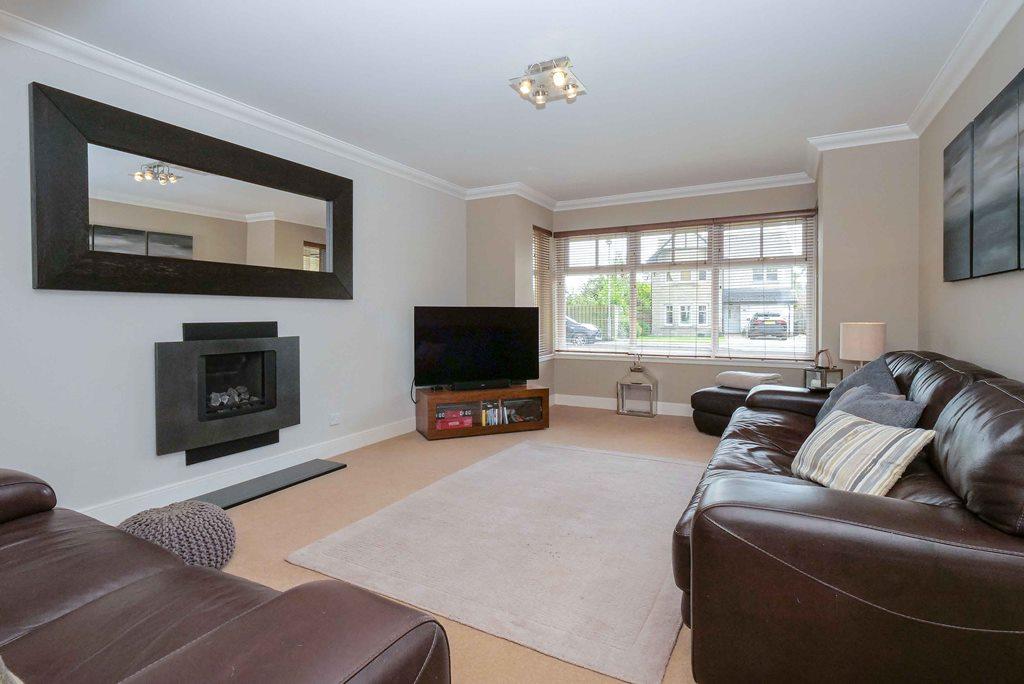 Skye Crescent, Crieff PH7 4 bed villa £270,000