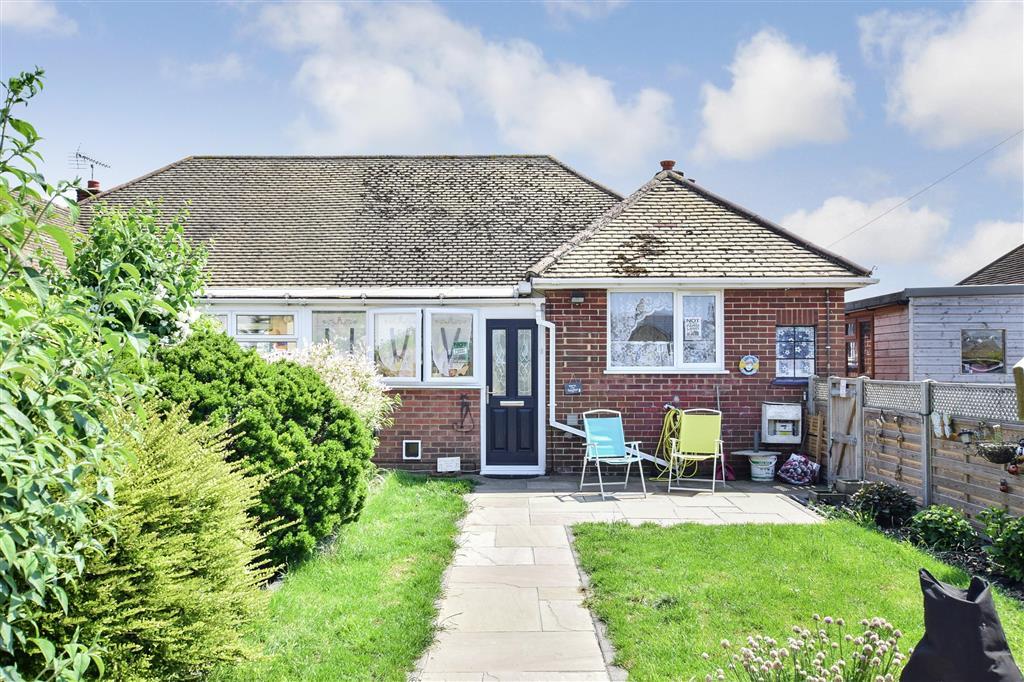 Wellesley Close, WestgateOnSea, Kent 3 bed semidetached bungalow for