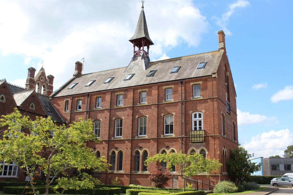 Frome Court, Bartestree, Hereford, HR1 2 bed apartment for sale £230,000