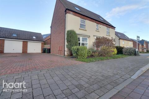 5 bedroom detached house to rent, Illustrious, Brooklands